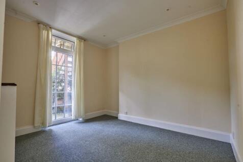 Flat&#39;s Bedroom