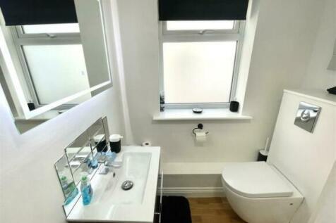 Cloakroom/wc