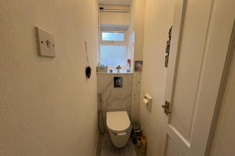 Cloakroom/wc