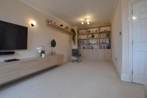 Living room 2.JPG