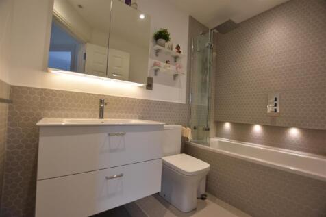 Bathroom.JPG