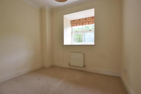 bedroom 4.JPG