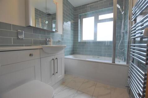 bathroom 2.JPG