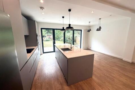 kitchen 2.jpg
