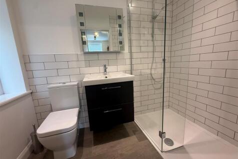 ensuite.jpg