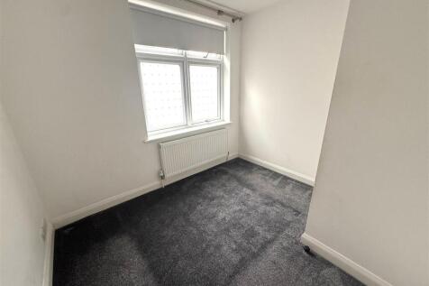 5th bedroom.jpg