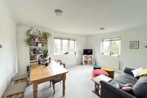 Living Room .jpg