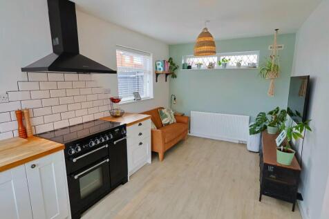 Kitchen / Diner / Snug