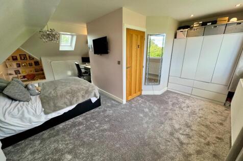 bedroom_one.jpg