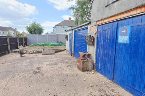 Workshop / Rear Garden