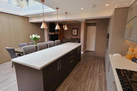 Open Plan Extended Kitchen / Dining / Living