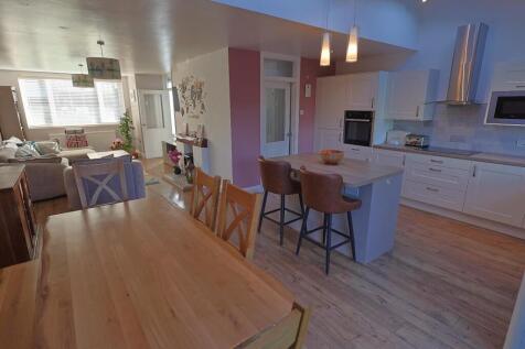 Kitchen / Diner / Lounge