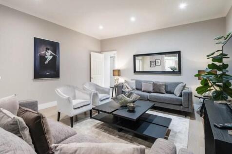 Living room 4.jpg