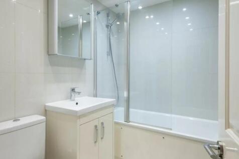 Family bathroom .jpg