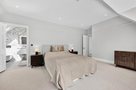 BEDROOM1b.jpg
