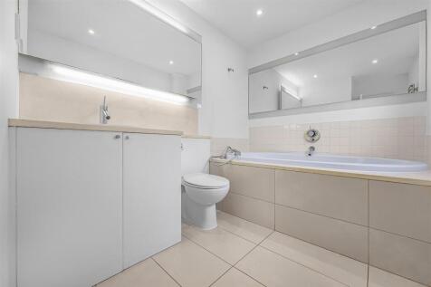 bathroom1 (1).jpg