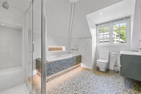bathroom1.jpg