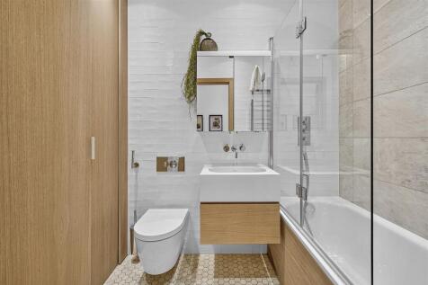bathroom3 (1).jpg
