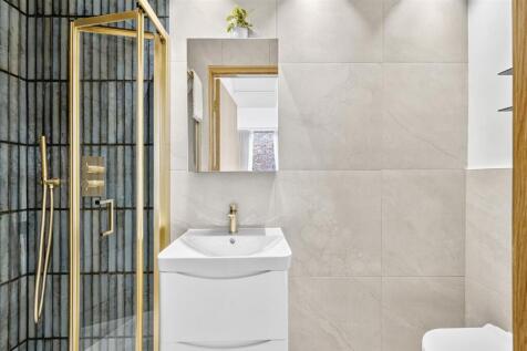 bathroom1 (1).jpg