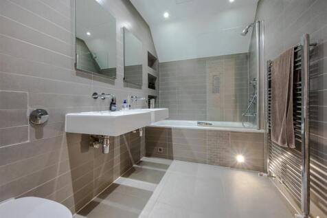 BATHROOM3.jpg