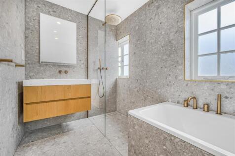 bathroom2 (2).jpg