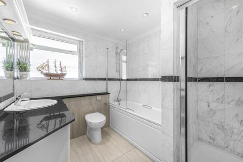 bathroom1 (2).jpg