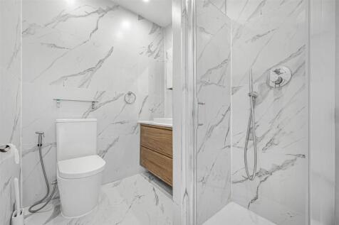 bathroom2 (3).jpg
