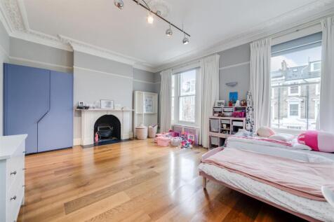 BEDROOM 2 a.jpg