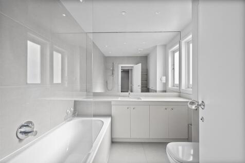 bathroom1 (2).jpg