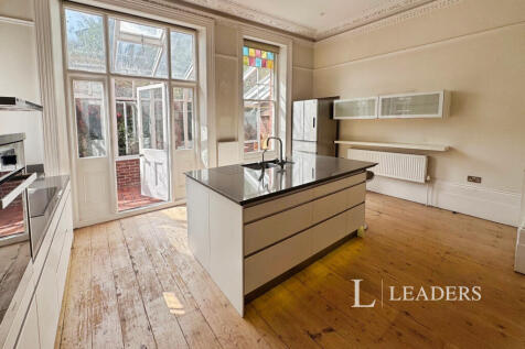 3 - Kitchen 1