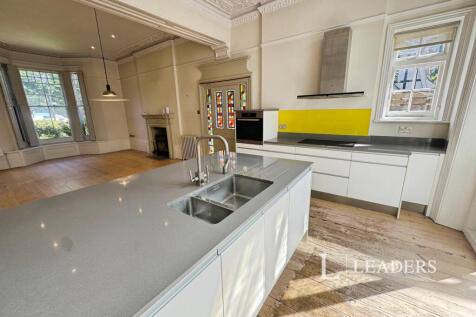 4 - Kitchen 2