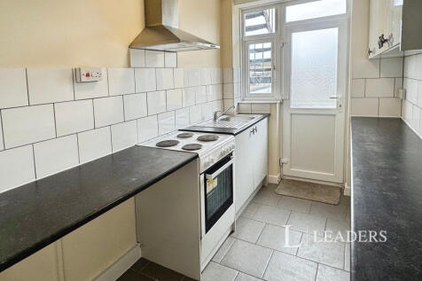 4 - Kitchen