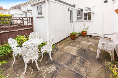 Courtyard Style Gard