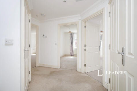 10 - Hallway