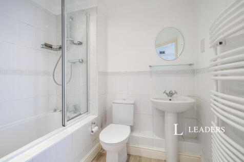 6 - Bathroom