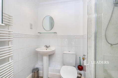 8 - Ensuite