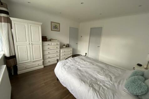 Master bedroom front double: