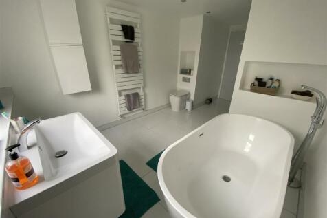 Family bathroom: