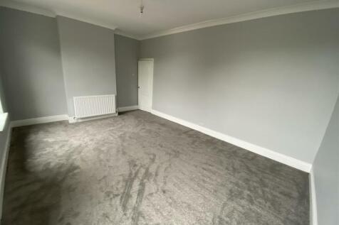 Bedroom no.1 front double: