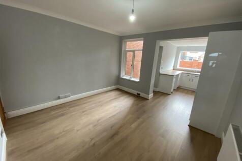 Dining room: