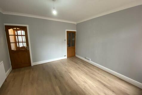 Dining room: