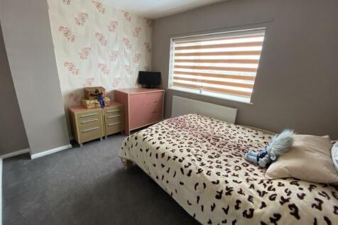 Bedroom no.2 rear double: