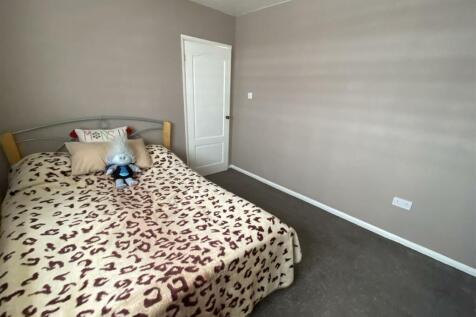 Bedroom no.2 rear double: