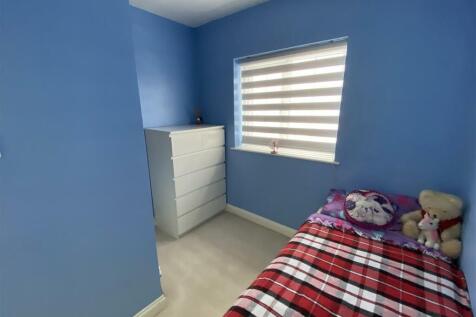 Bedroom no.3 front: