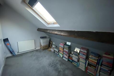 Bedroom no.4 attic: