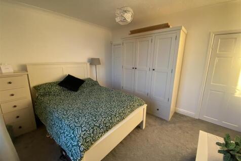 Bedroom no.1 rear double: