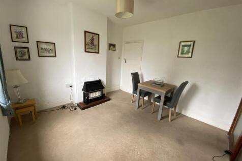 Dining room: