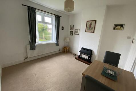 Dining room: