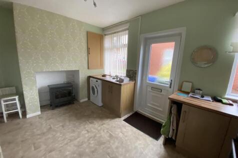Kitchen: