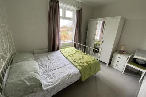 Bedroom no.2 rear double: